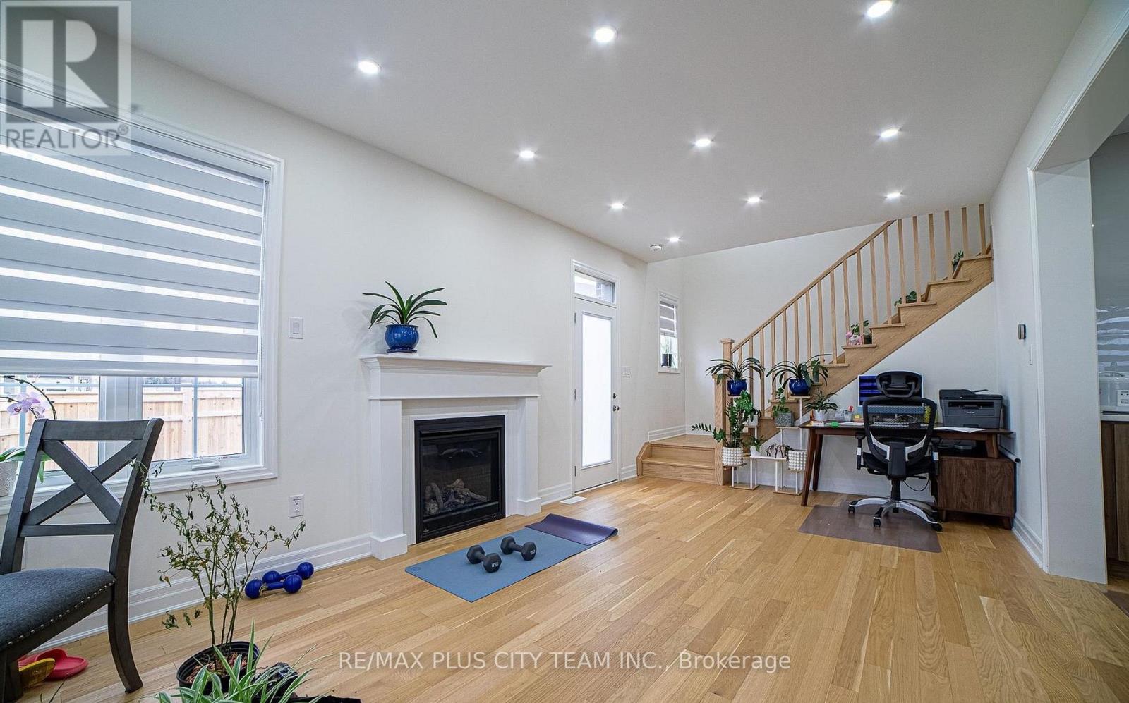 1 George Roman Avenue, Markham, Ontario  L6C 3L9 - Photo 2 - N13097428