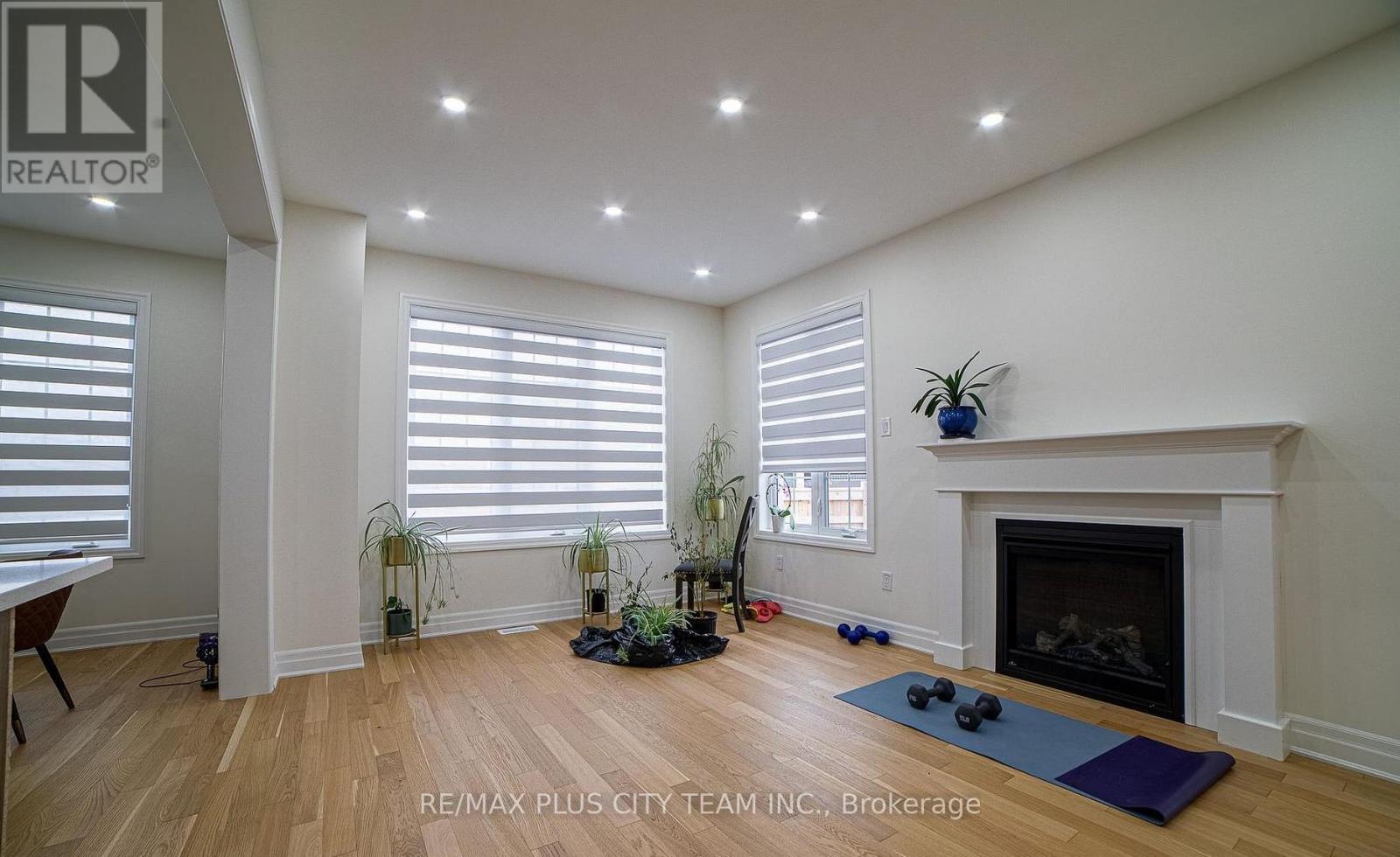 1 George Roman Avenue, Markham, Ontario  L6C 3L9 - Photo 3 - N13097428