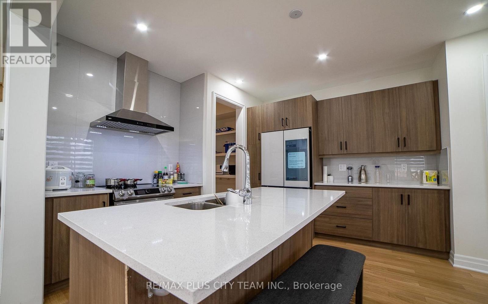 1 George Roman Avenue, Markham, Ontario  L6C 3L9 - Photo 6 - N13097428