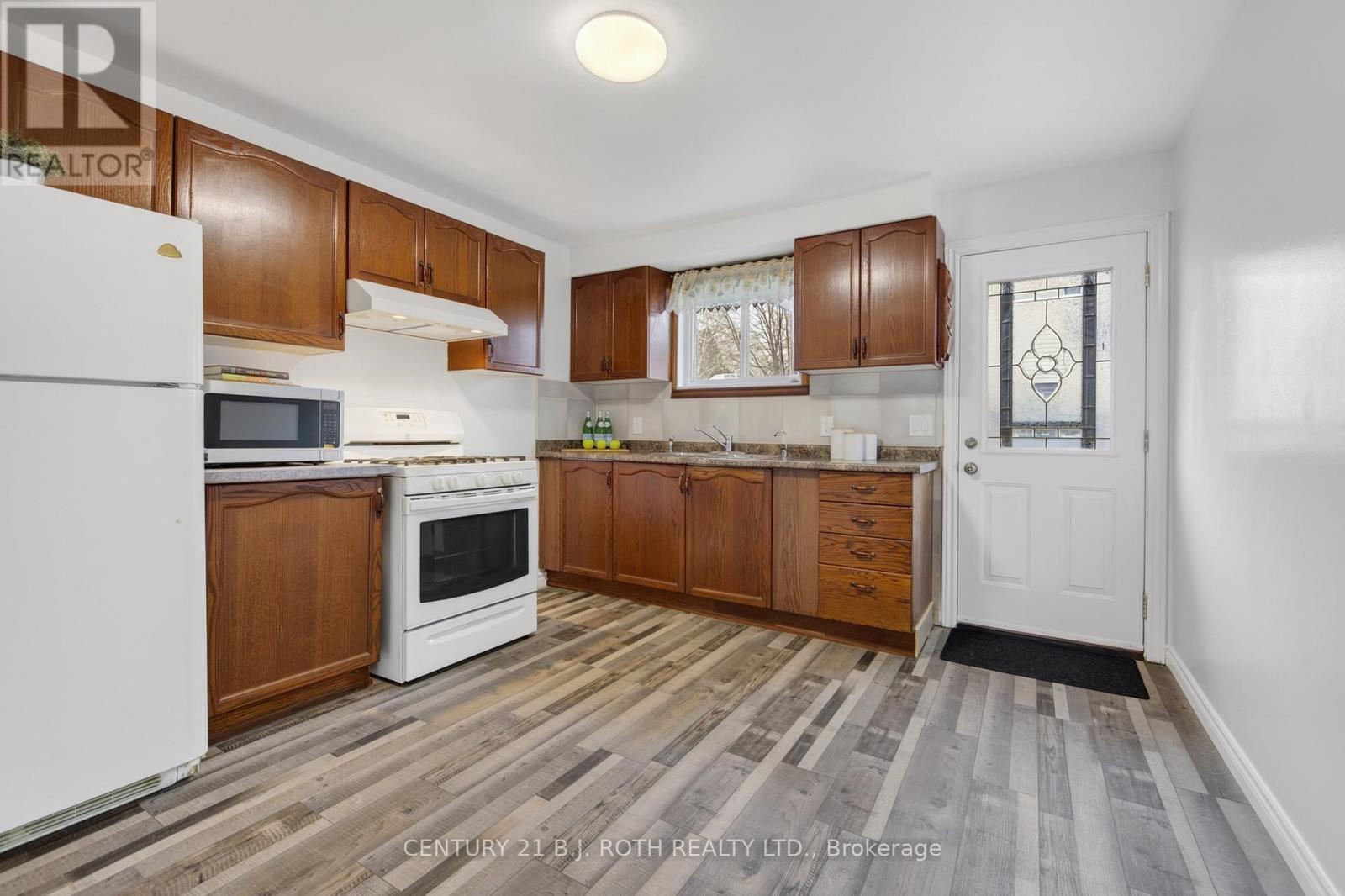 109 Malcolm Street, Essa, Ontario  L0M 1B0 - Photo 4 - N13097454