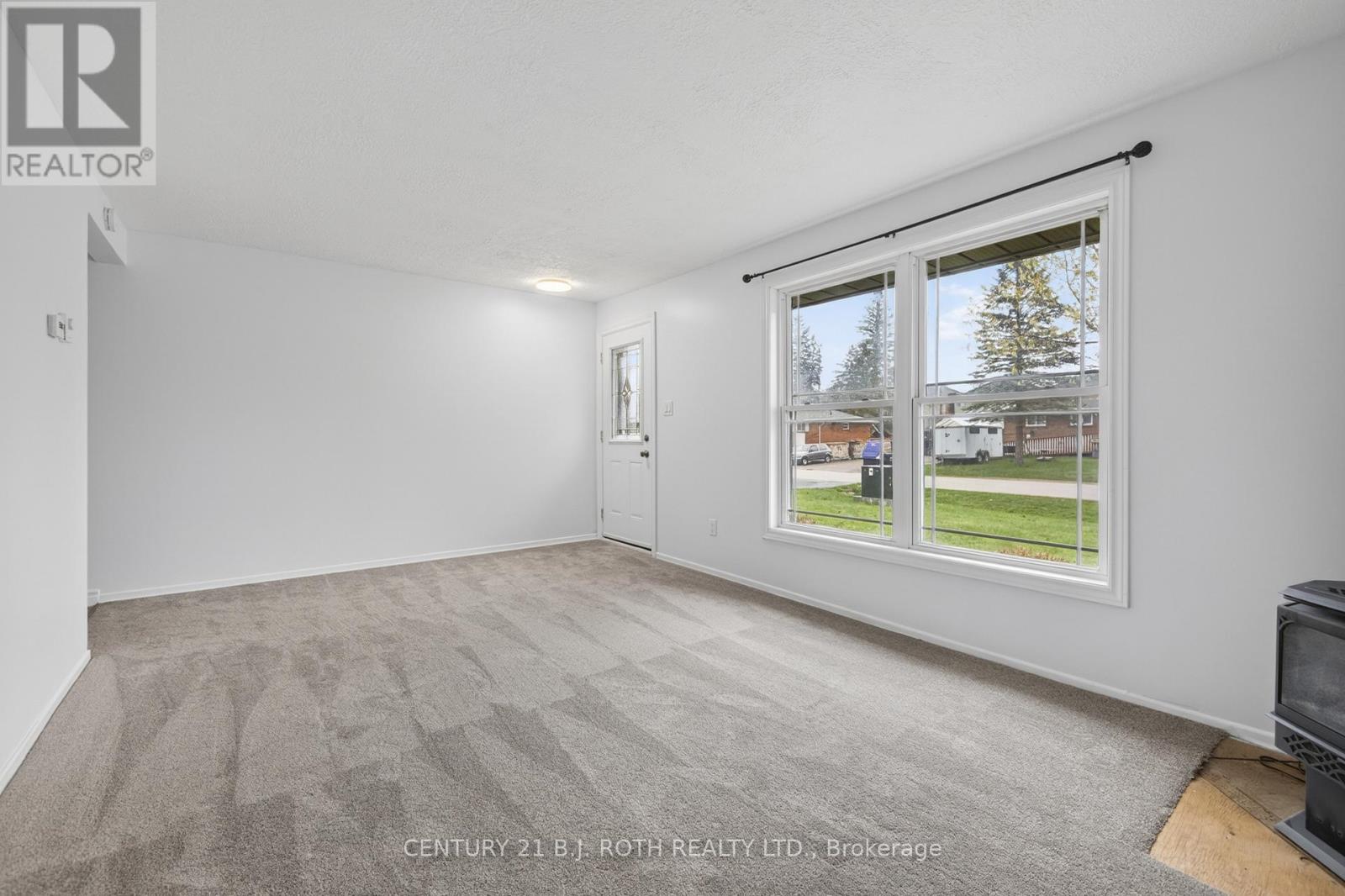 109 Malcolm Street, Essa, Ontario  L0M 1B0 - Photo 7 - N13097454
