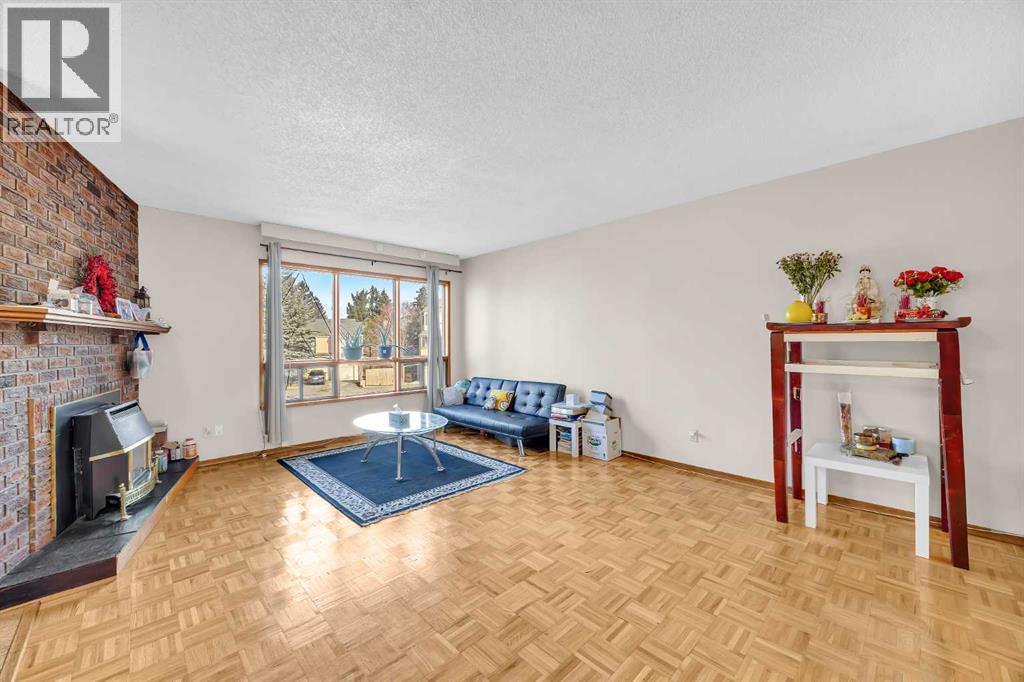 49 Beacham Way Nw, Calgary, Alberta  T3K 1R7 - Photo 8 - A2283200