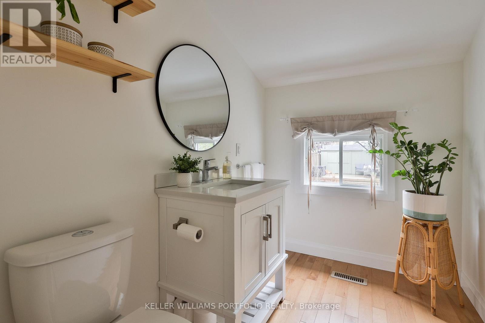 37 Rosethorn Avenue, Toronto, Ontario  M6N 3K7 - Photo 10 - W13097328
