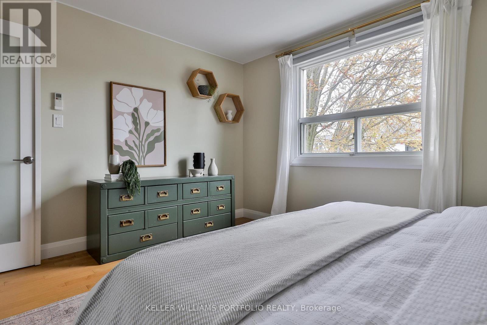 37 Rosethorn Avenue, Toronto, Ontario  M6N 3K7 - Photo 13 - W13097328