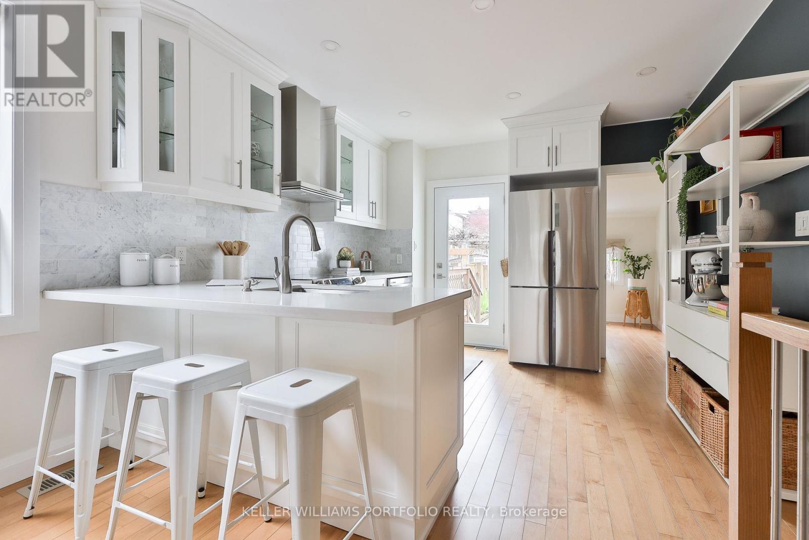 37 Rosethorn Avenue, Toronto, Ontario  M6N 3K7 - Photo 7 - W13097328