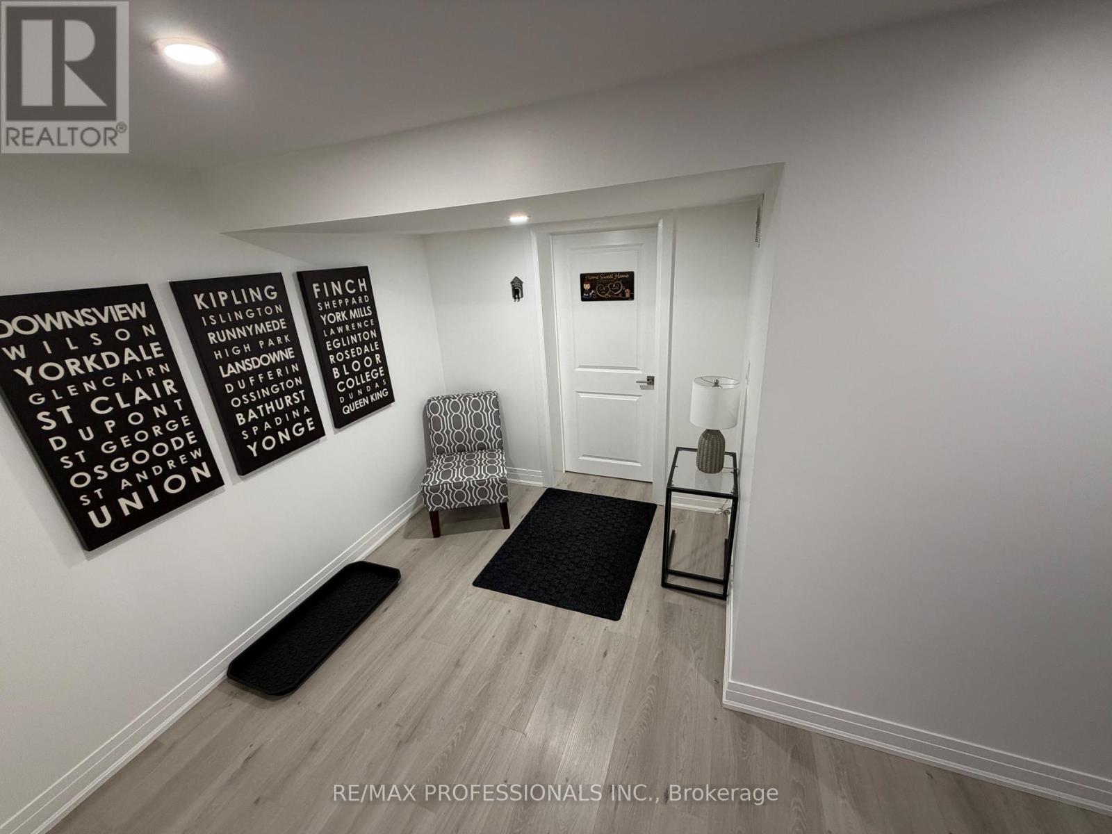 19 Greencoat Road, Toronto, Ontario  M9B 4V1 - Photo 10 - W13097404