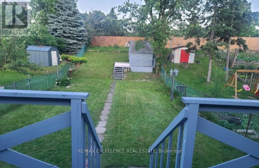 Upper - 156 Voltarie Crescent, Mississauga, Ontario  L5A 2A4 - Photo 10 - W13097430