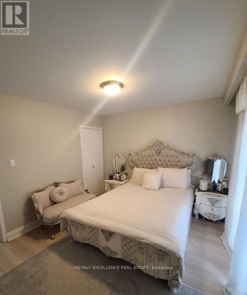 Upper - 156 Voltarie Crescent, Mississauga, Ontario  L5A 2A4 - Photo 6 - W13097430