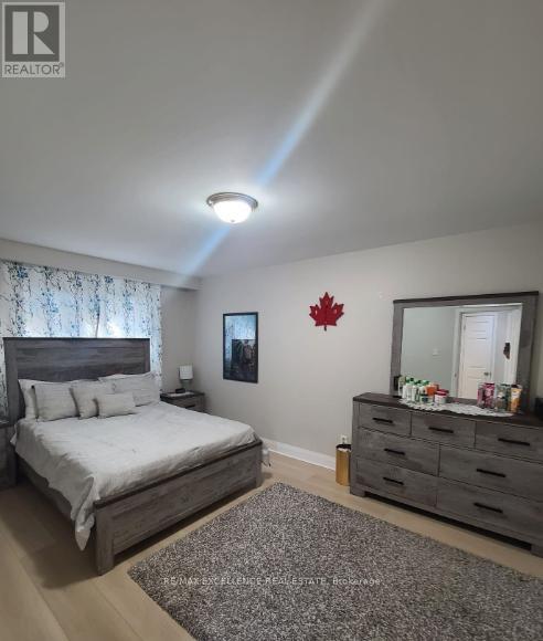 Upper - 156 Voltarie Crescent, Mississauga, Ontario  L5A 2A4 - Photo 7 - W13097430