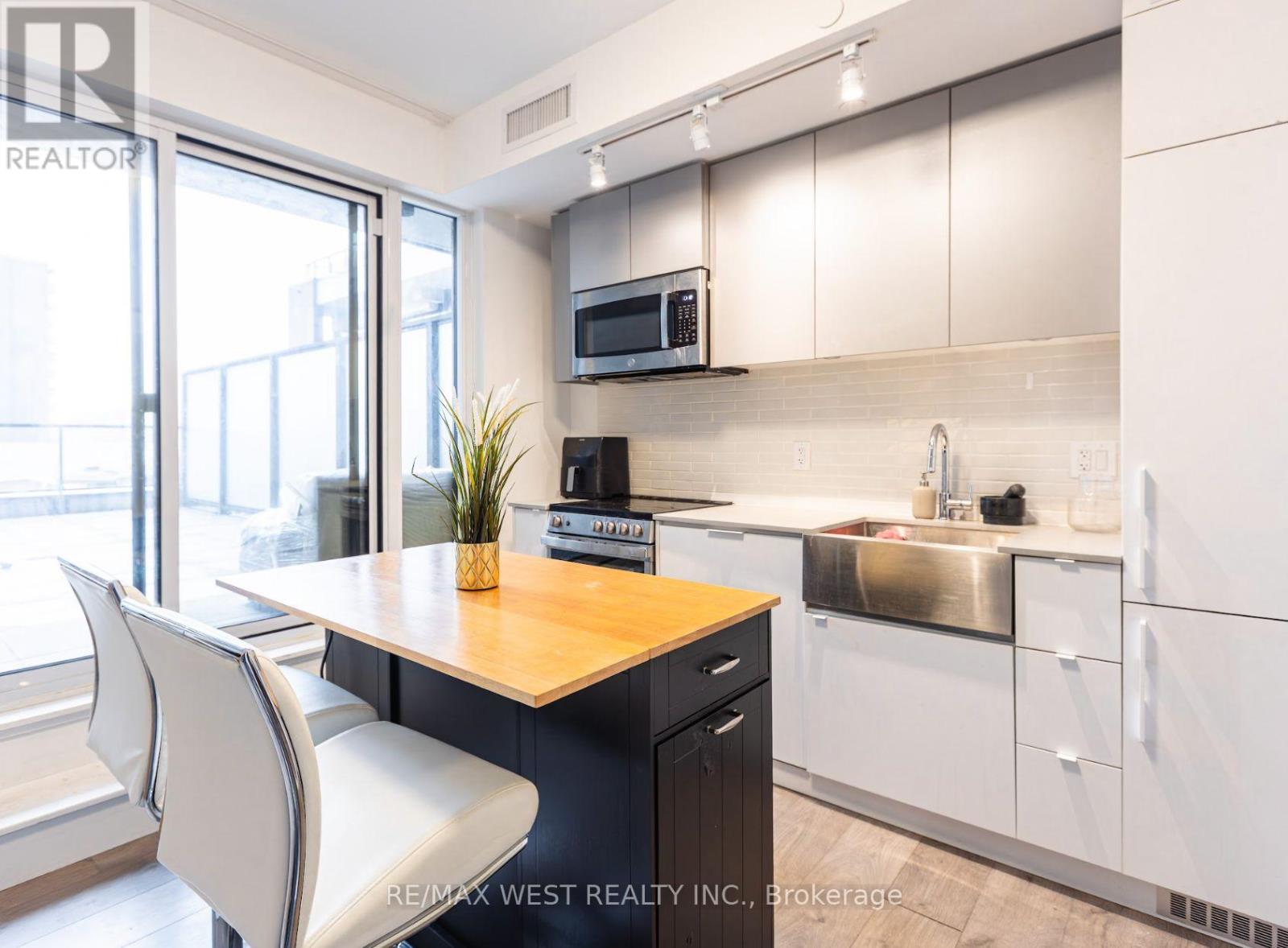 313 - 270 DUFFERIN STREET, Toronto, Ontario
