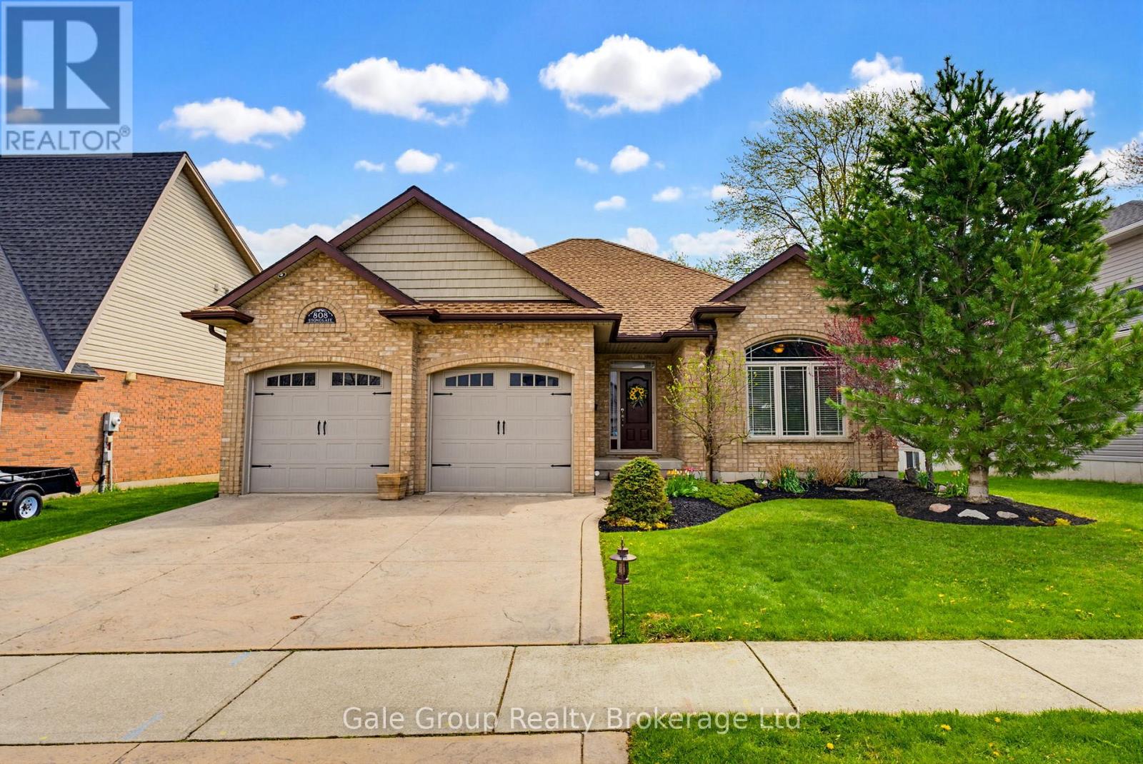 808 STONEGATE DRIVE, Woodstock, Ontario