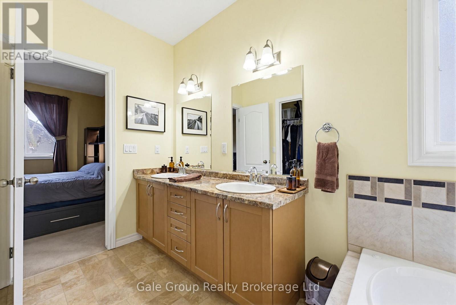 808 Stonegate Drive, Woodstock, Ontario  N4V 1H6 - Photo 19 - X13097466