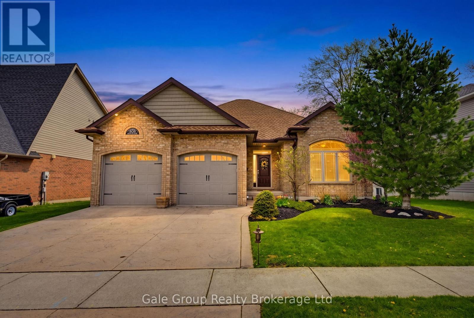 808 Stonegate Drive, Woodstock, Ontario  N4V 1H6 - Photo 2 - X13097466