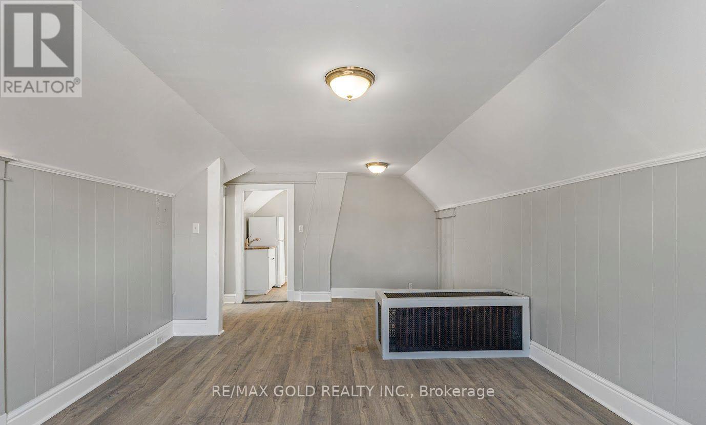 3 - 23 Avenue Place, Welland, Ontario  L3B 4B2 - Photo 5 - X13097392