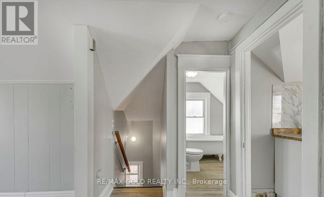 3 - 23 Avenue Place, Welland, Ontario  L3B 4B2 - Photo 6 - X13097392
