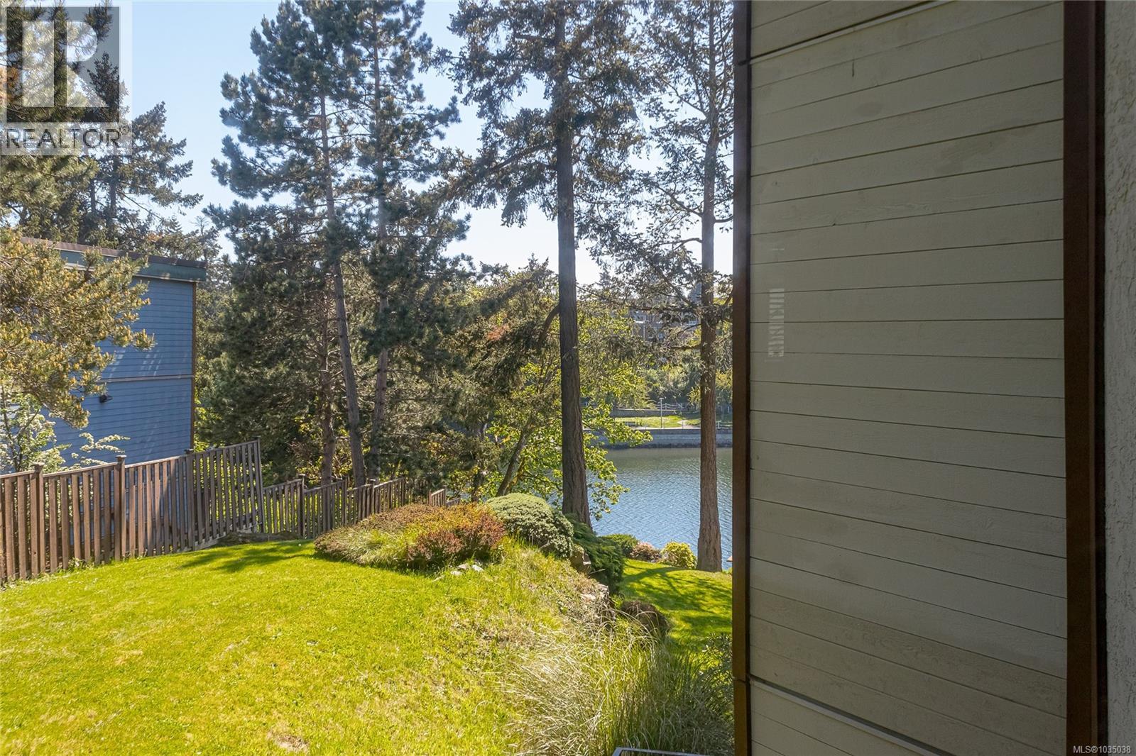 303 69 Gorge Rd W, Saanich, British Columbia  V9A 1L9 - Photo 19 - 1035038