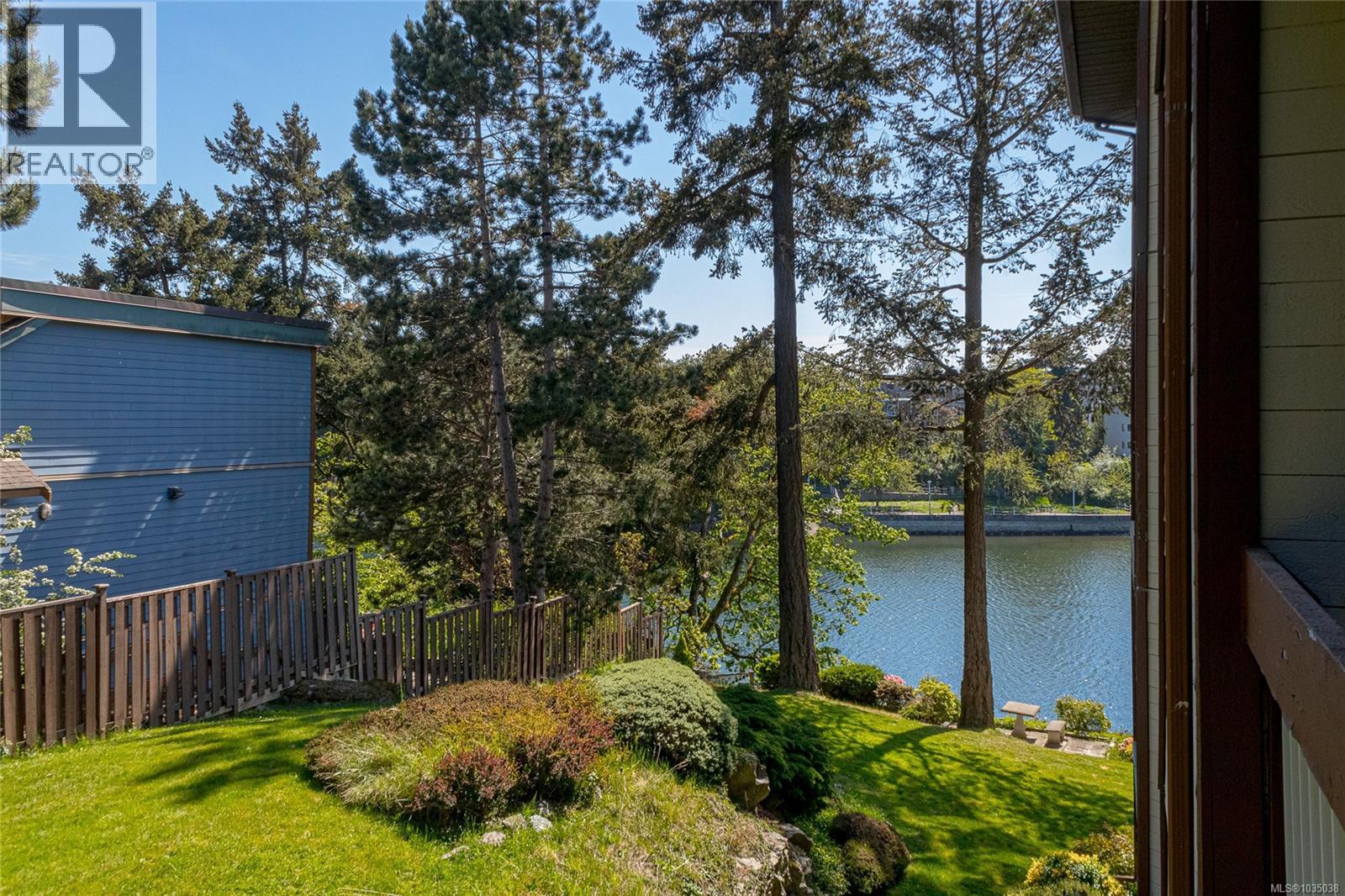 303 69 Gorge Rd W, Saanich, British Columbia  V9A 1L9 - Photo 27 - 1035038