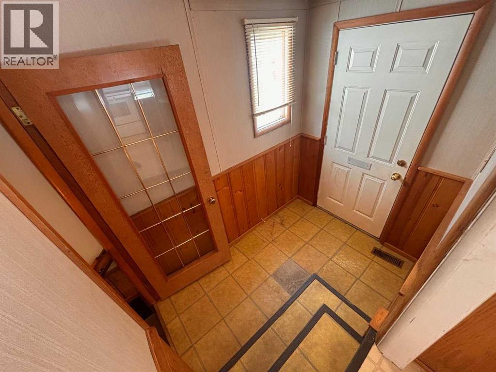 1238 8 Street N, Lethbridge, Alberta  T1H 1Z4 - Photo 2 - A2309017