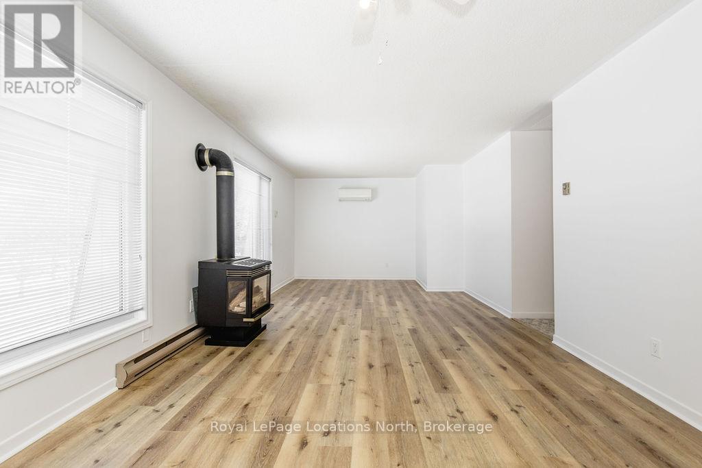 4 Shaw Street, Springwater (Elmvale), Ontario  L0L 1P0 - Photo 12 - S13097736