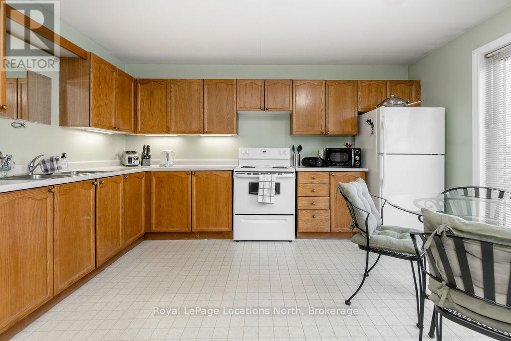 4 Shaw Street, Springwater (Elmvale), Ontario  L0L 1P0 - Photo 4 - S13097736