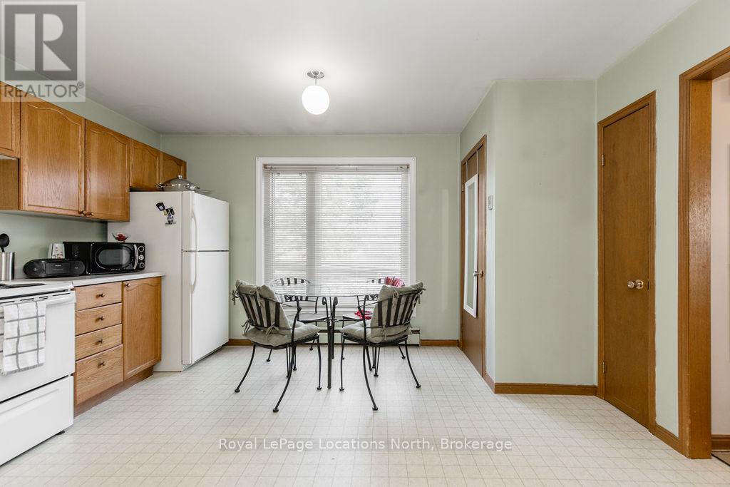 4 Shaw Street, Springwater (Elmvale), Ontario  L0L 1P0 - Photo 5 - S13097736