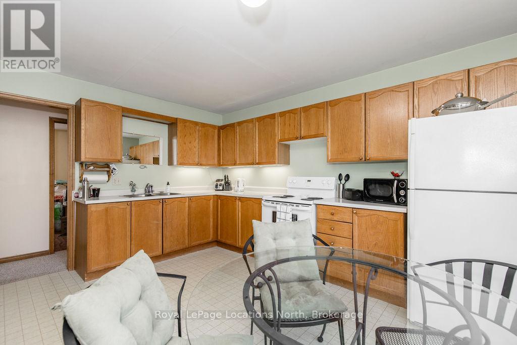 4 Shaw Street, Springwater (Elmvale), Ontario  L0L 1P0 - Photo 6 - S13097736