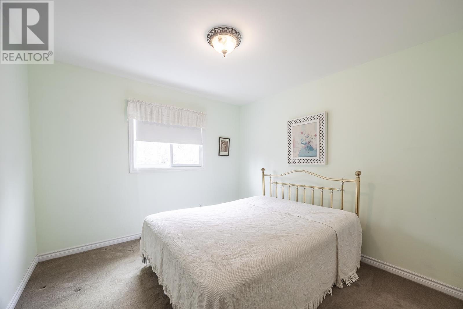 93 Queensgate Blvd, Sault Ste. Marie, Ontario  P6A 6Y4 - Photo 8 - SM260920