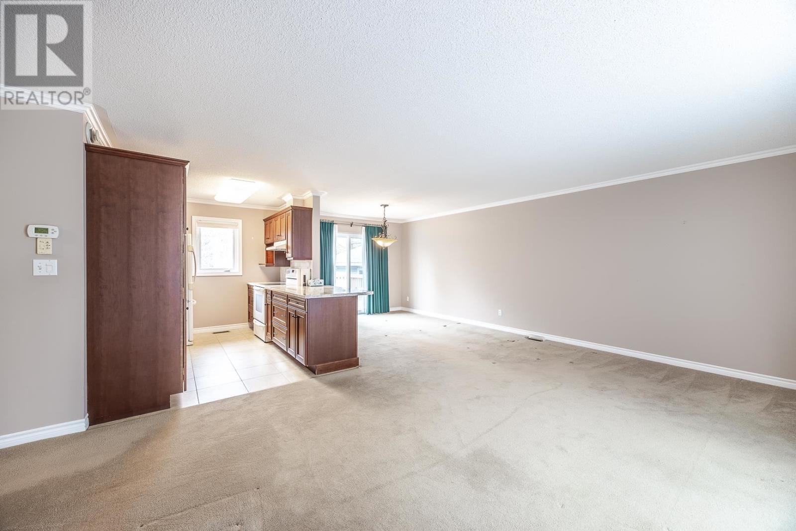 93 Queensgate Blvd, Sault Ste. Marie, Ontario  P6A 6Y4 - Photo 4 - SM260920