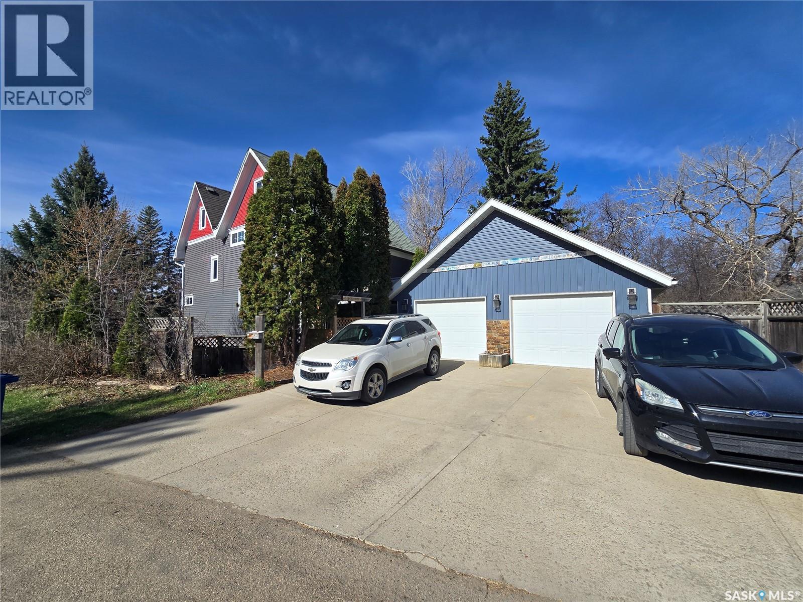 717 Coteau Avenue, Weyburn, Saskatchewan  S4H 0G9 - Photo 2 - SK031774