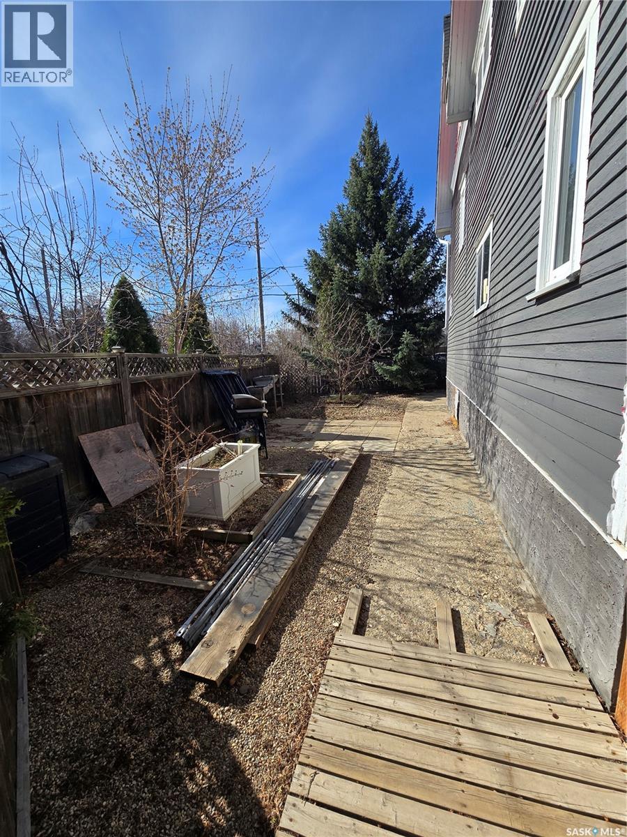 717 Coteau Avenue, Weyburn, Saskatchewan  S4H 0G9 - Photo 42 - SK031774