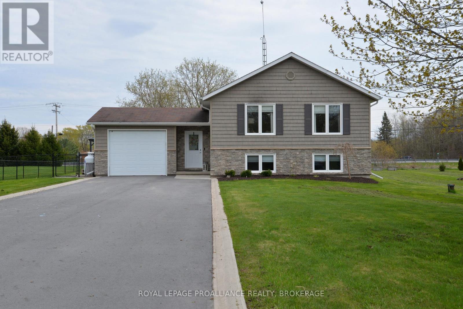 4153 Mangan Boulevard, Kingston, Ontario  K0H 2N0 - Photo 2 - X13097794