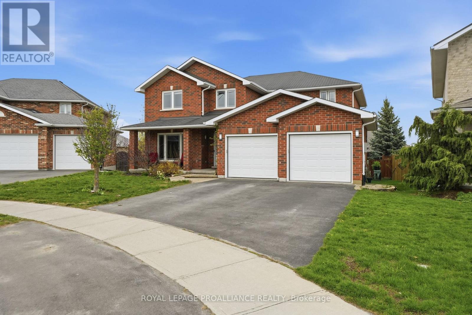 9 ESSEX DRIVE, Belleville, Ontario