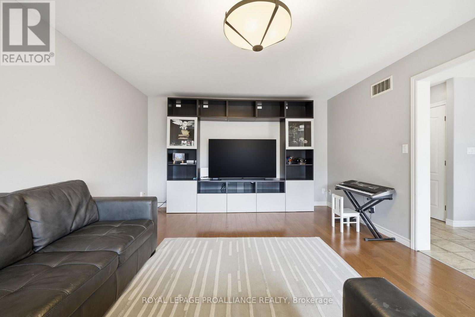 9 Essex Drive, Belleville, Ontario  K8M 0M5 - Photo 15 - X13097626