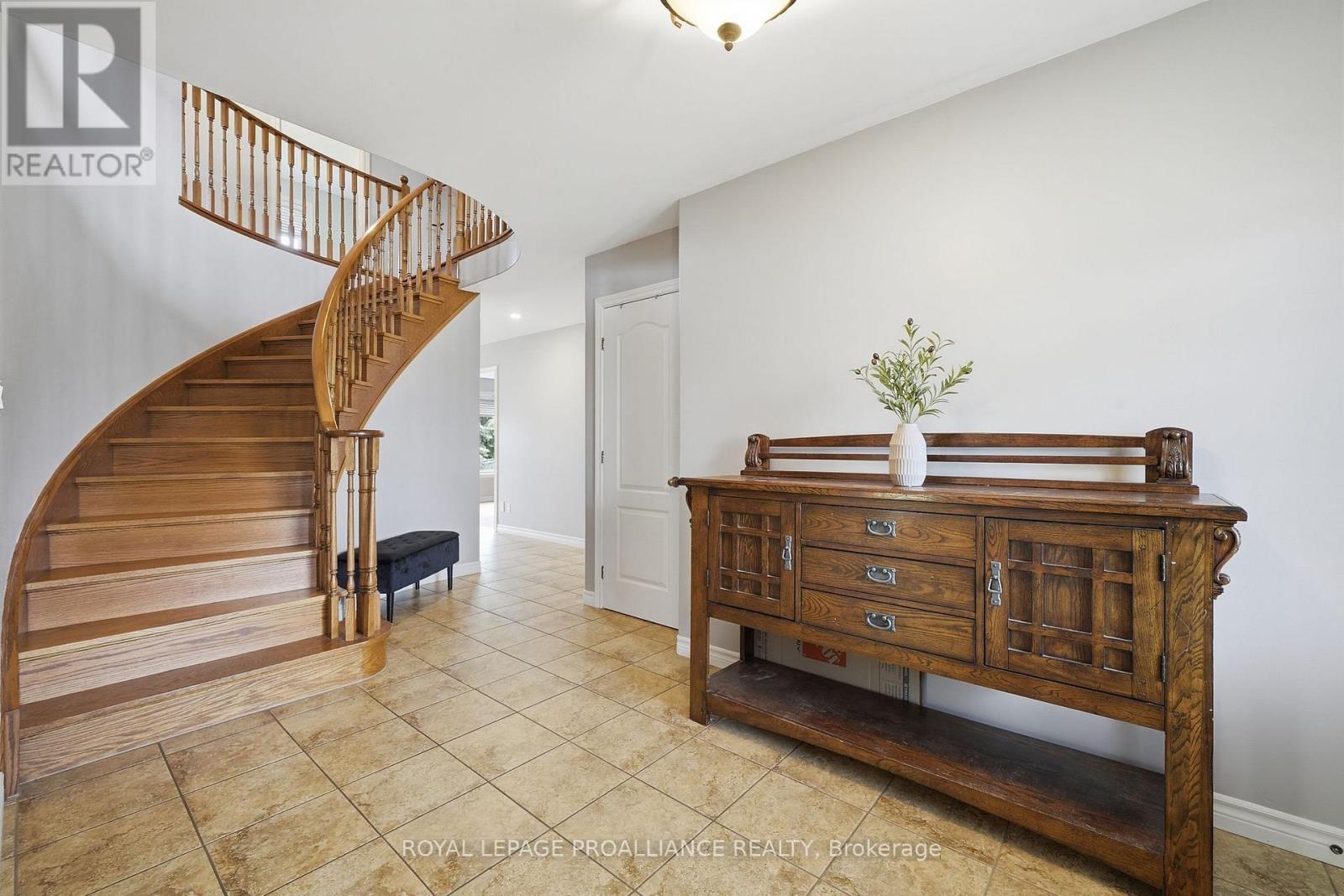 9 Essex Drive, Belleville, Ontario  K8M 0M5 - Photo 6 - X13097626