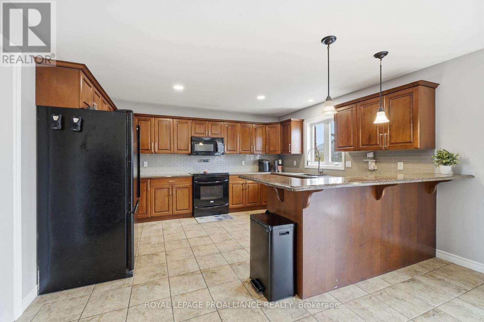 9 Essex Drive, Belleville, Ontario  K8M 0M5 - Photo 7 - X13097626