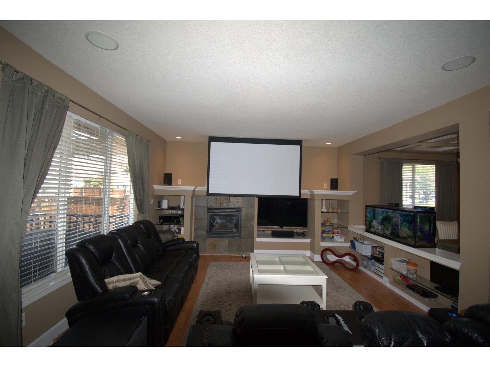 20177 71a Avenue, Langley, British Columbia  V2Y 3A1 - Photo 4 - R3120781