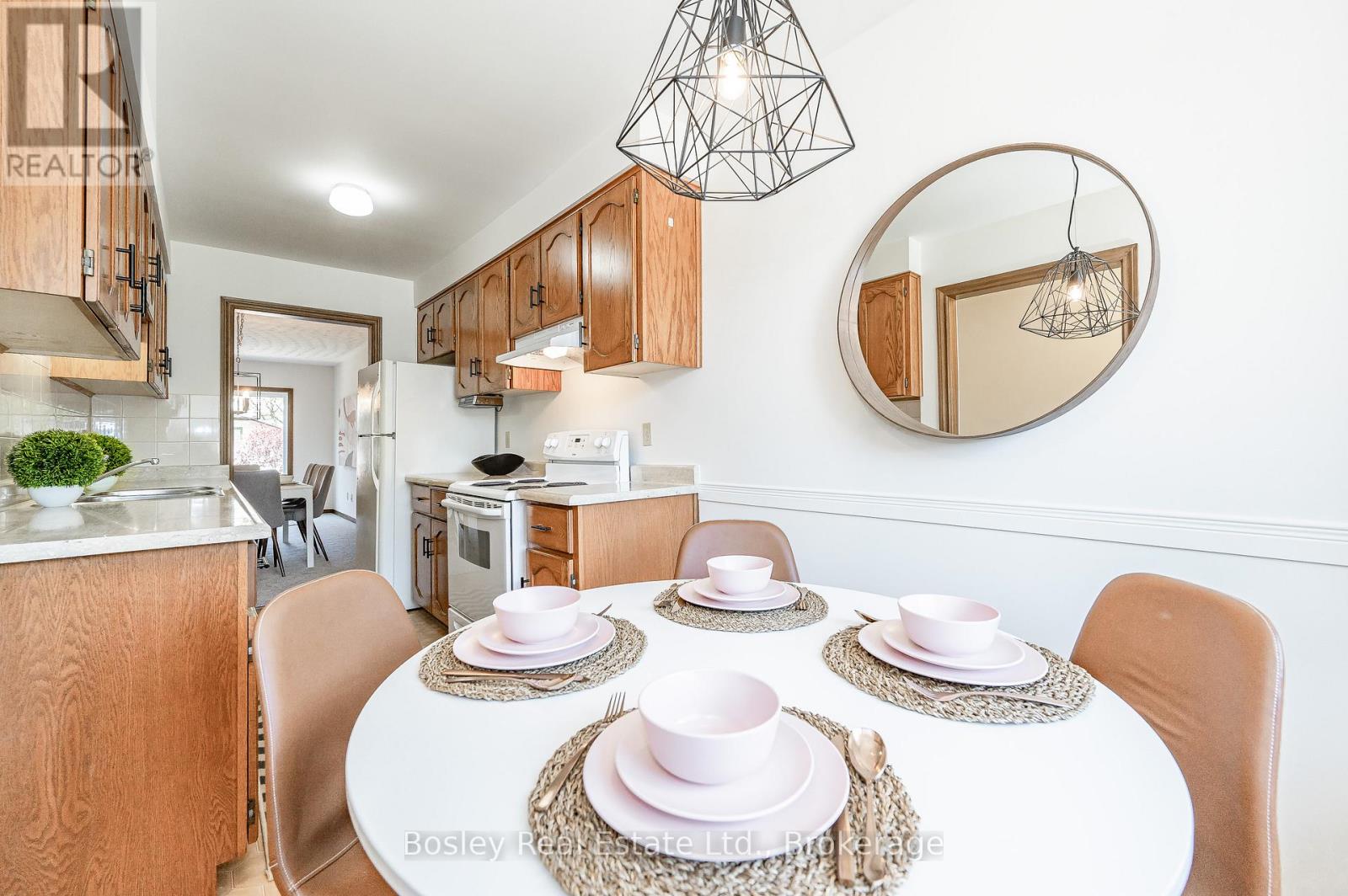 54 Koch Drive, Guelph, Ontario  N1G 4G7 - Photo 4 - X13097562