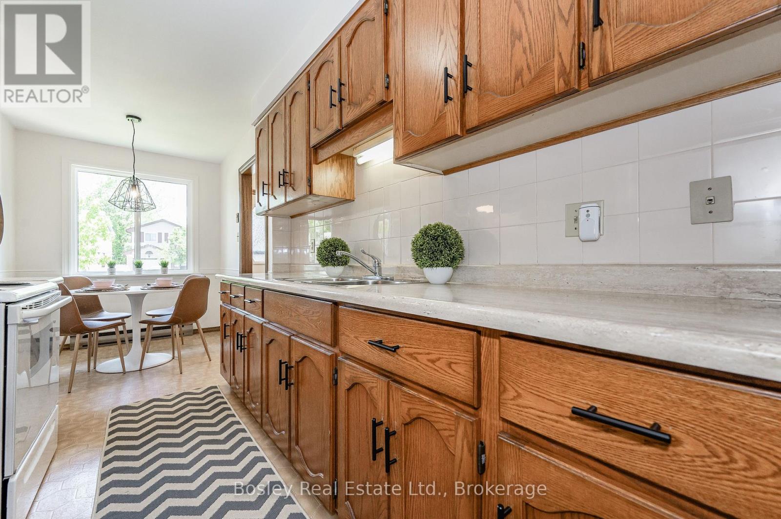 54 Koch Drive, Guelph, Ontario  N1G 4G7 - Photo 7 - X13097562