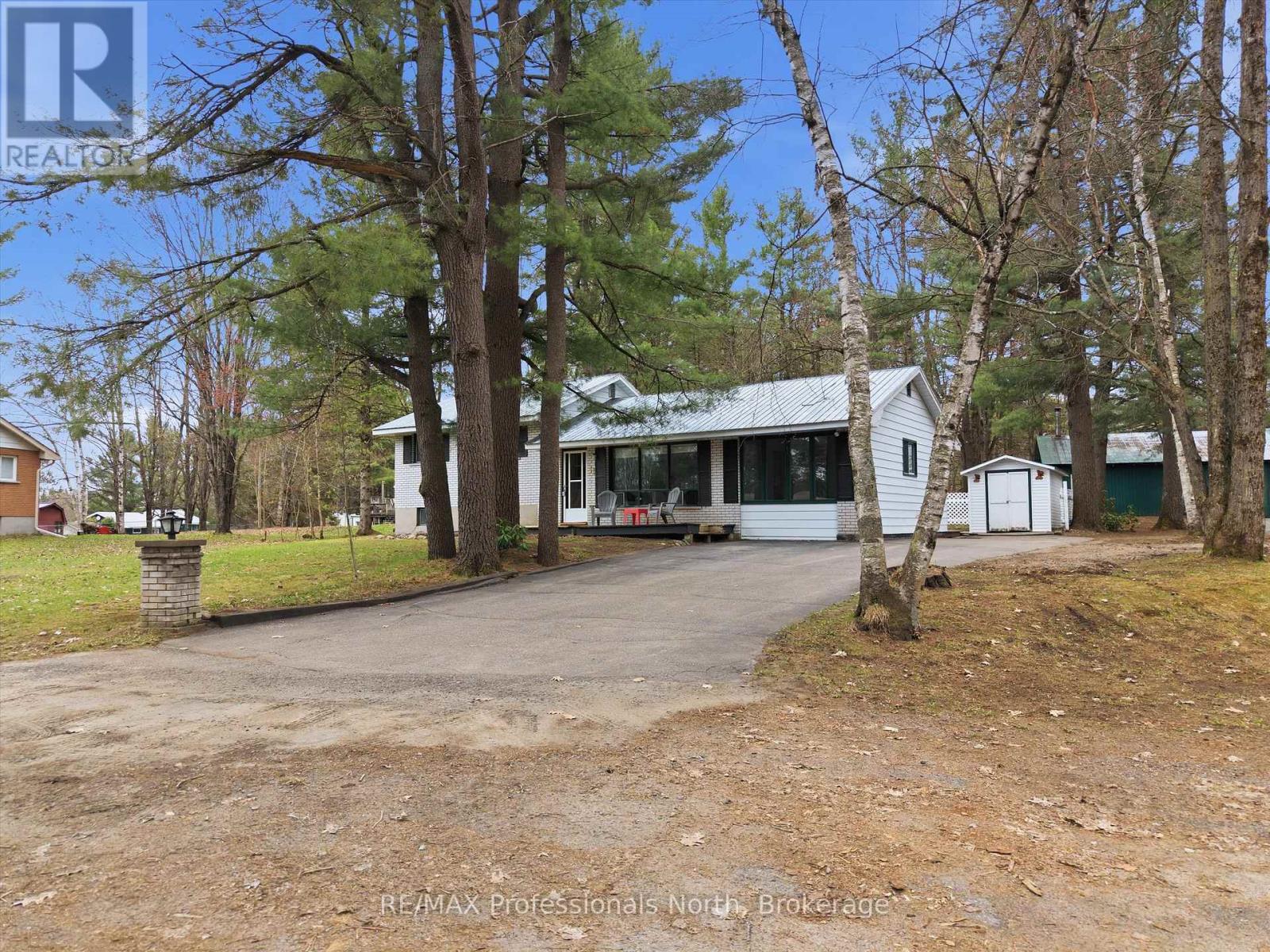11 BEACON LANE, Bracebridge, Ontario