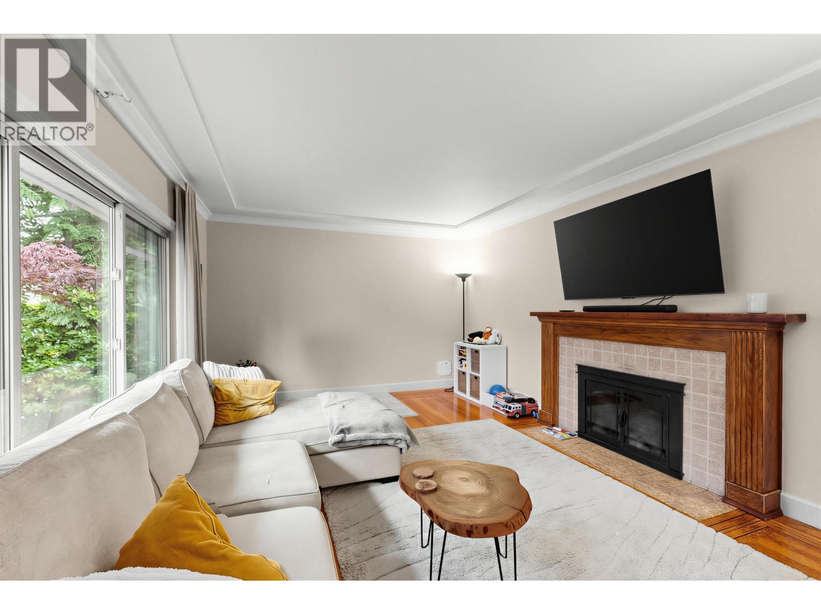 1095 E 29th Street, North Vancouver, British Columbia  V7K 1C1 - Photo 2 - R3120659