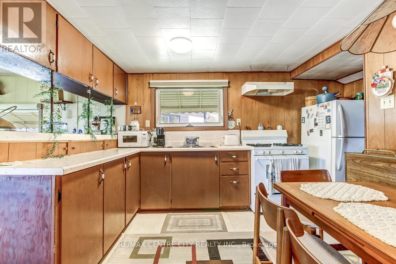 393 Stanley Park Drive, Central Elgin, Ontario  N5L 1E6 - Photo 5 - X13097564