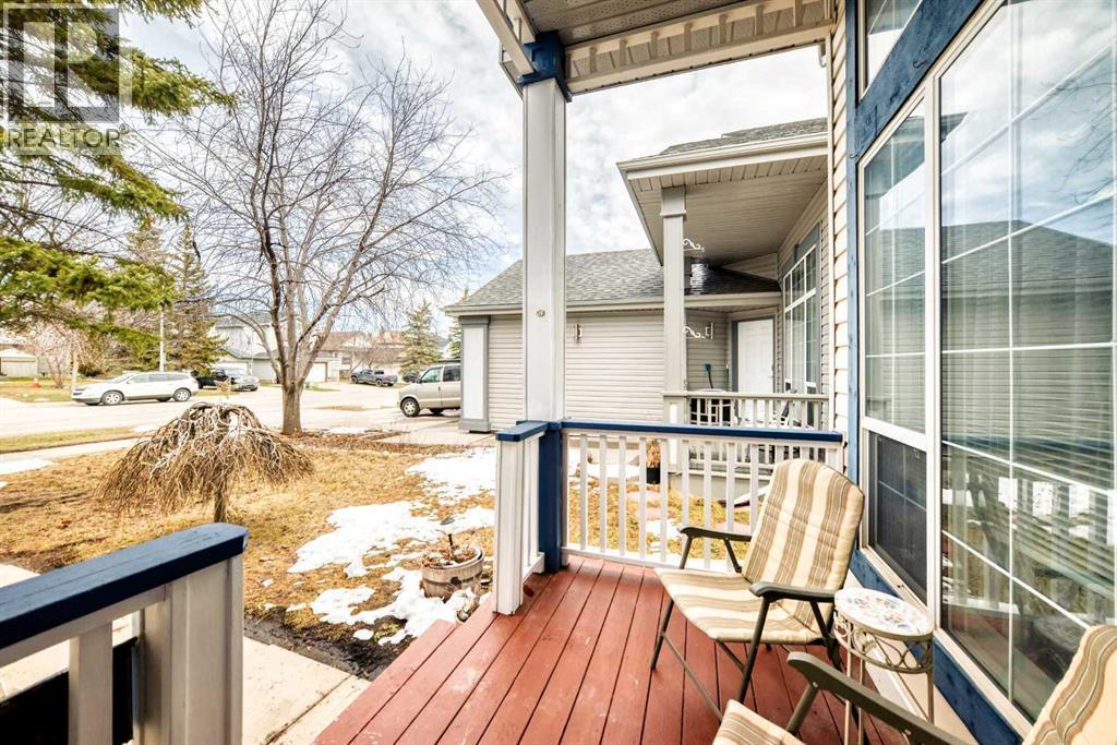 193 Somerset Drive SW, Calgary, Alberta  T2Y 3K2 - Photo 3 - A2302301