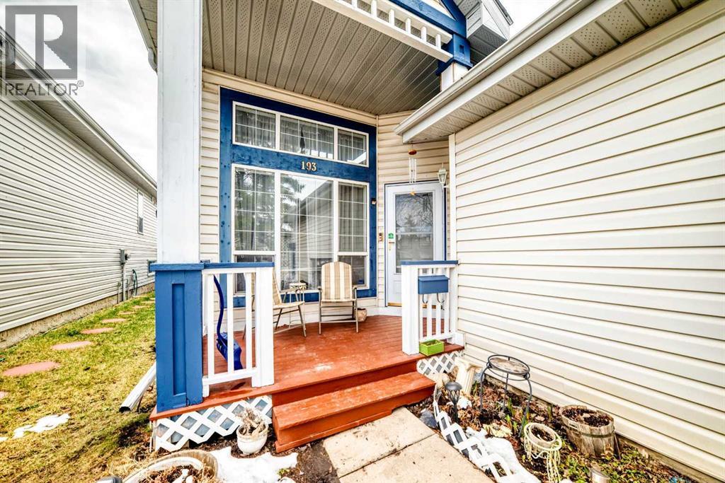 193 Somerset Drive SW, Calgary, Alberta  T2Y 3K2 - Photo 2 - A2302301