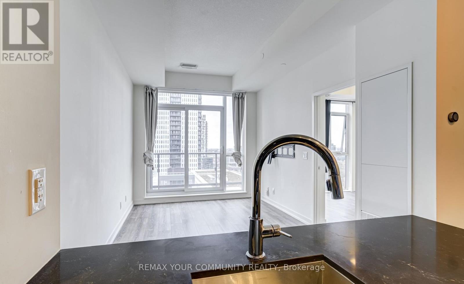 1309 - 200 Sackville Street, Toronto, Ontario  M5A 0C4 - Photo 8 - C13097488