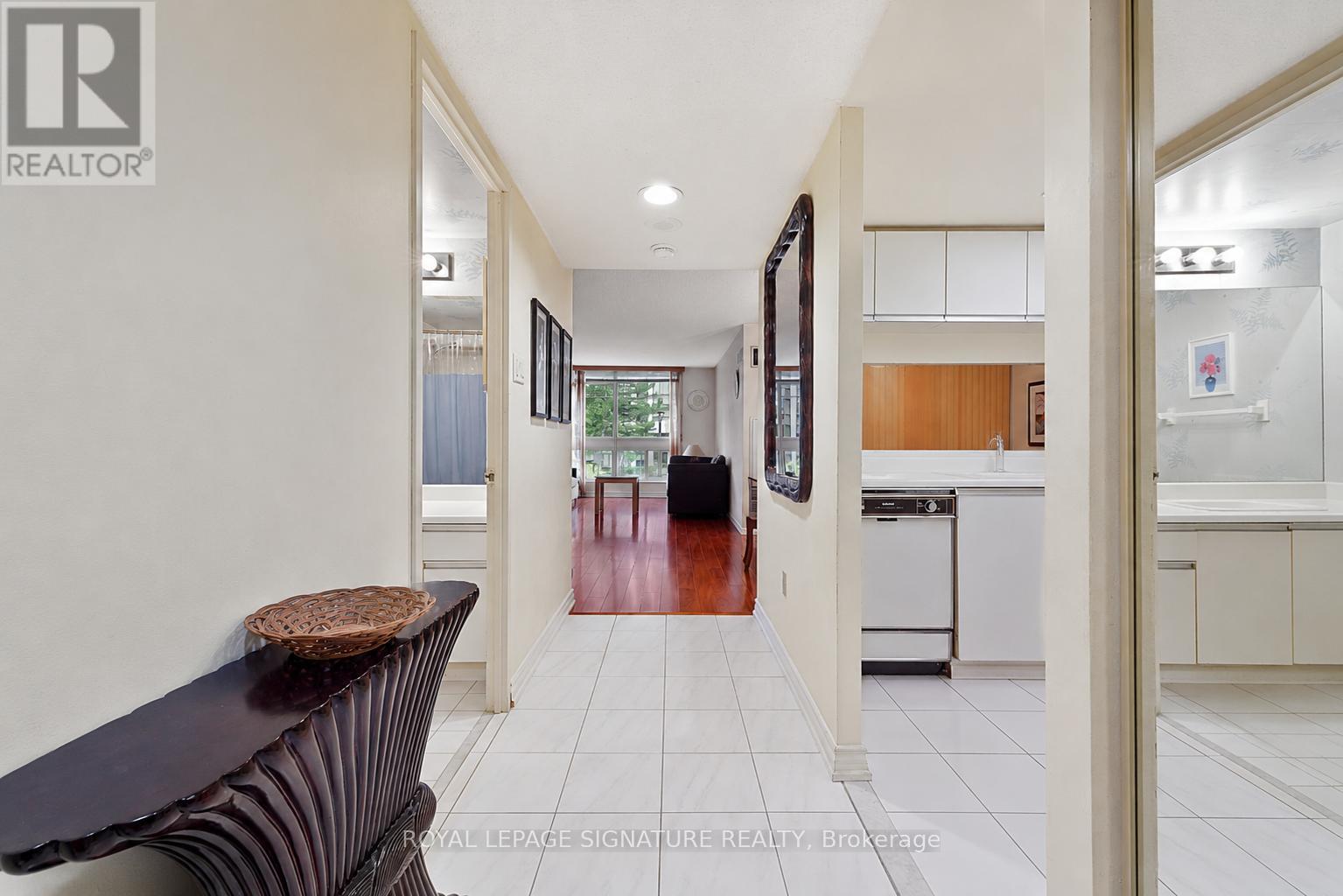 205 - 5 Kenneth Avenue, Toronto, Ontario  M2N 6M7 - Photo 3 - C13097500