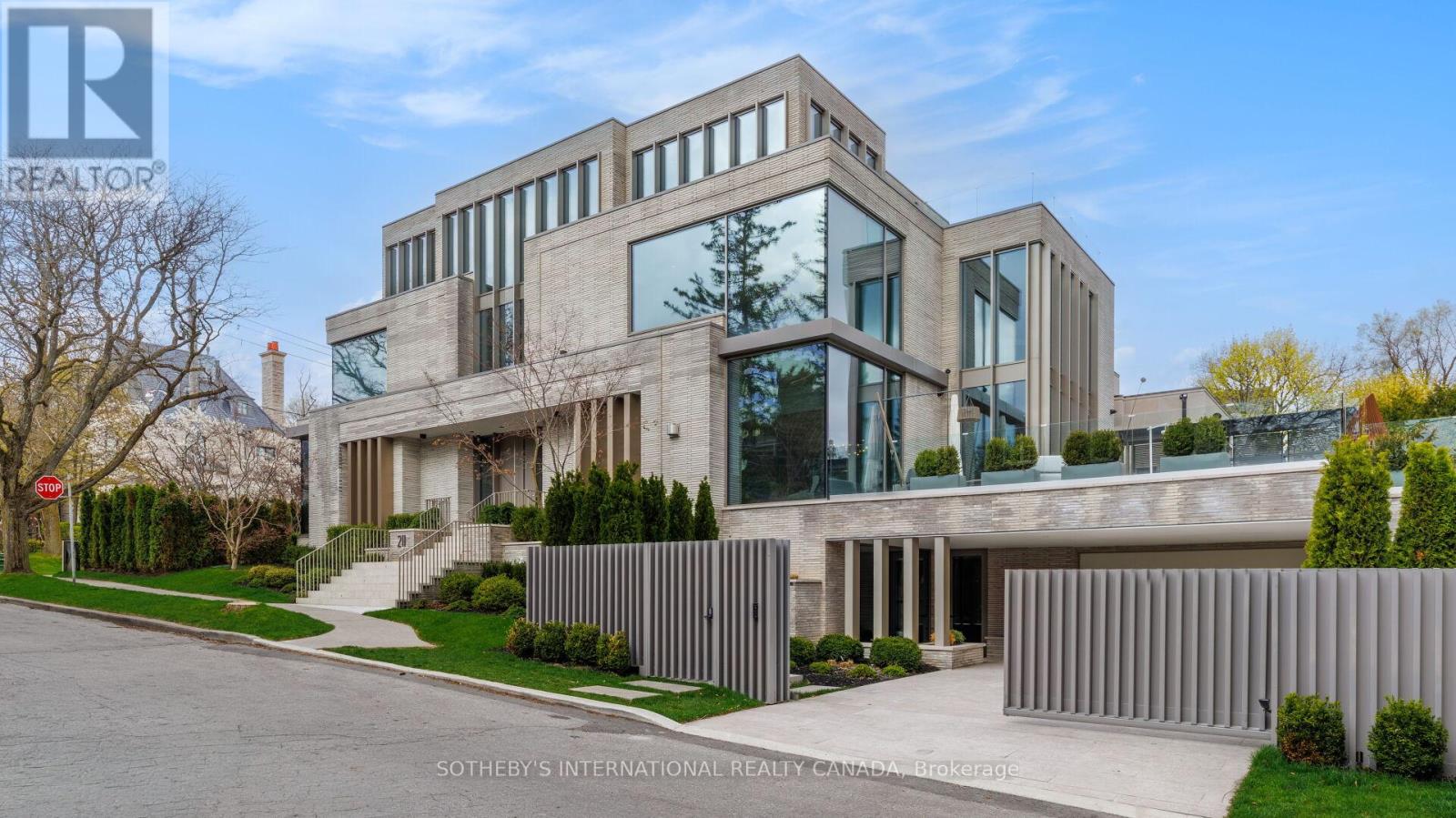 211 Dunvegan Road, Toronto, Ontario  M5P 2P3 - Photo 3 - C13097606