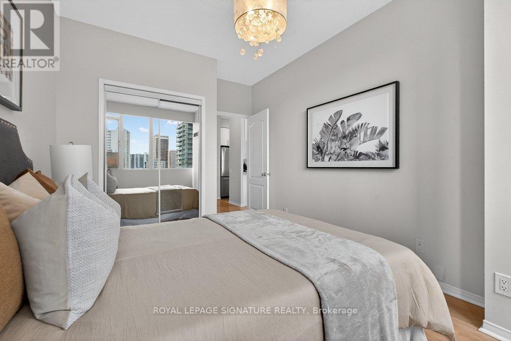 707 - 555 Yonge Street, Toronto, Ontario  M4Y 3A6 - Photo 12 - C13097684