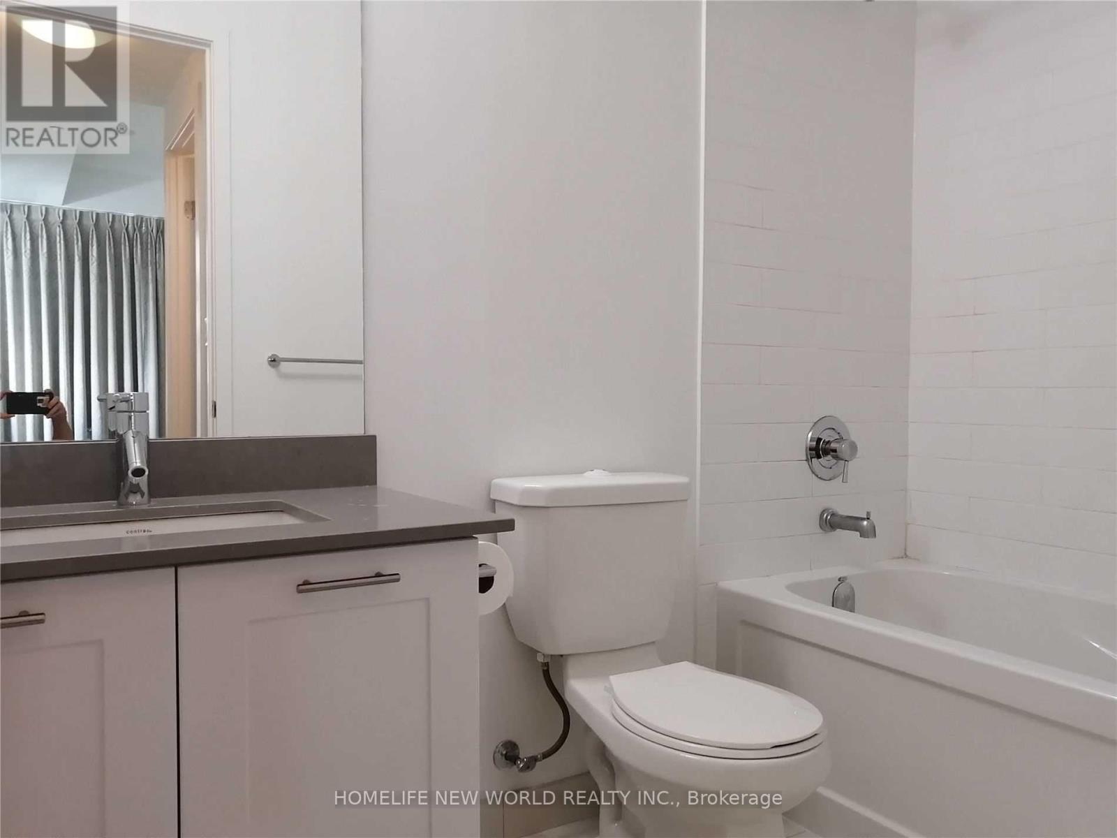 2310 - 20 Bruyeres Mews E, Toronto, Ontario  M5V 0G8 - Photo 13 - C13097764