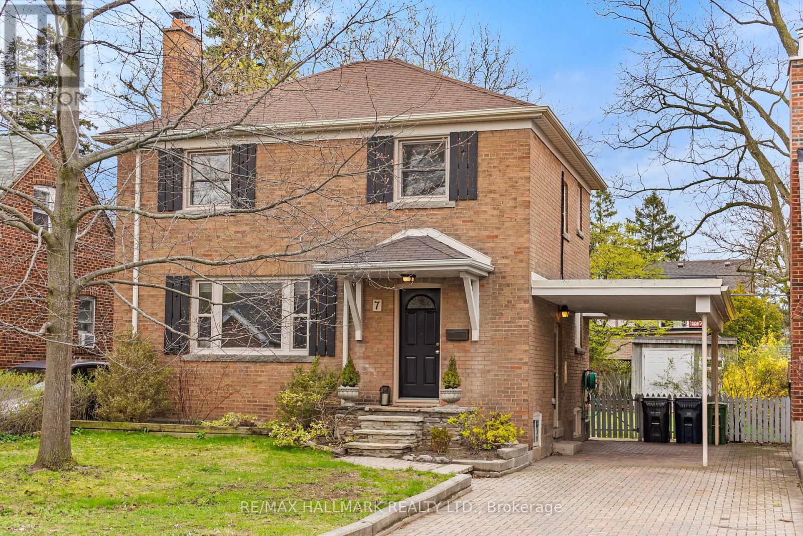 7 QUEENSGROVE ROAD, Toronto, Ontario