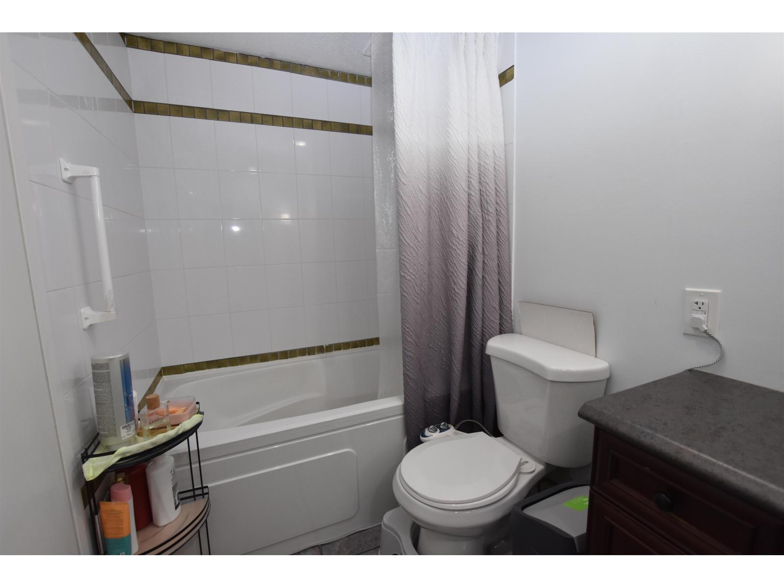201 1320 Fir Street, White Rock, British Columbia  V4B 4B2 - Photo 6 - R3120658
